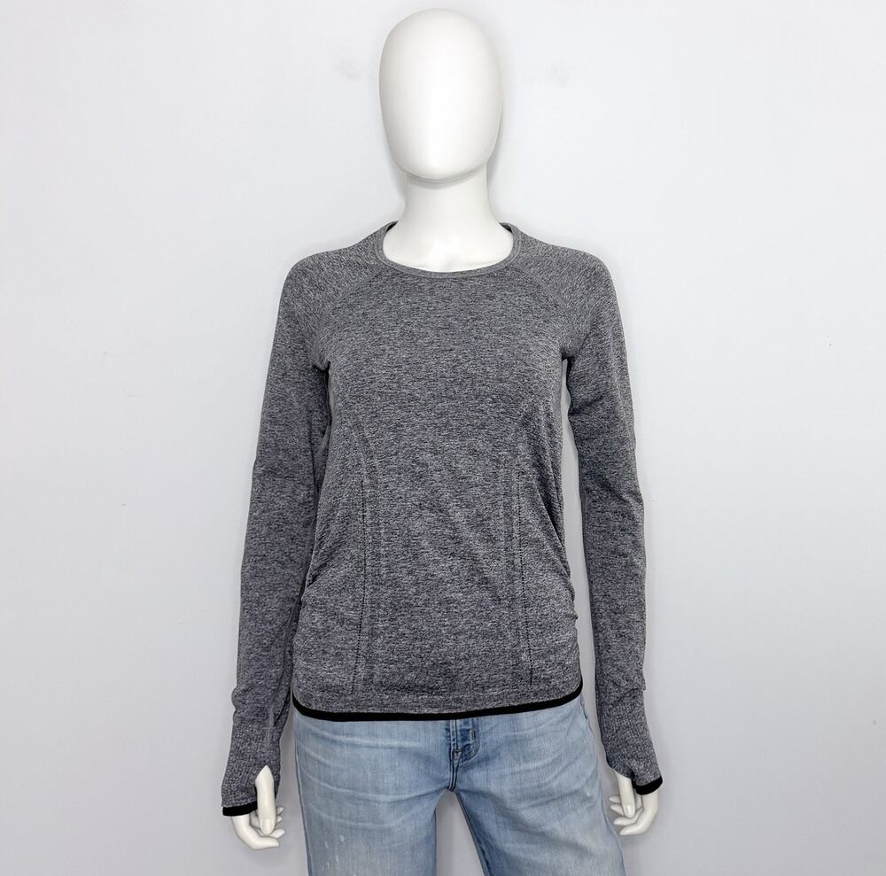 Athleta Womens T Shirt XS Heather Gray Long Sleeve Seamless Crew Neck Logo